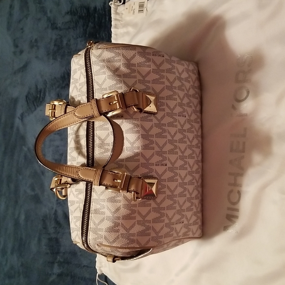 Michael Kors Handbags - Michael kors bag